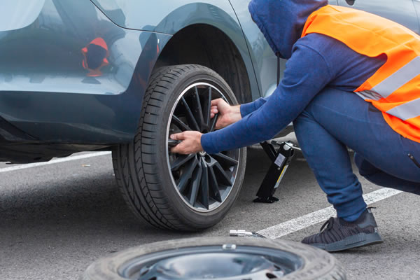 flat tire roadside assistance in Houston, TX